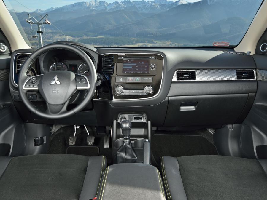  Mitsubishi Outlander Fisher 2014 года  (фото 12 из 19)
